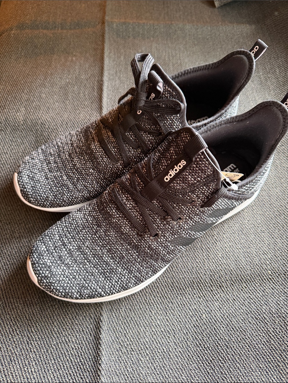 New Adidas Women’s Size 10 Black Cloudfoam Sneakers